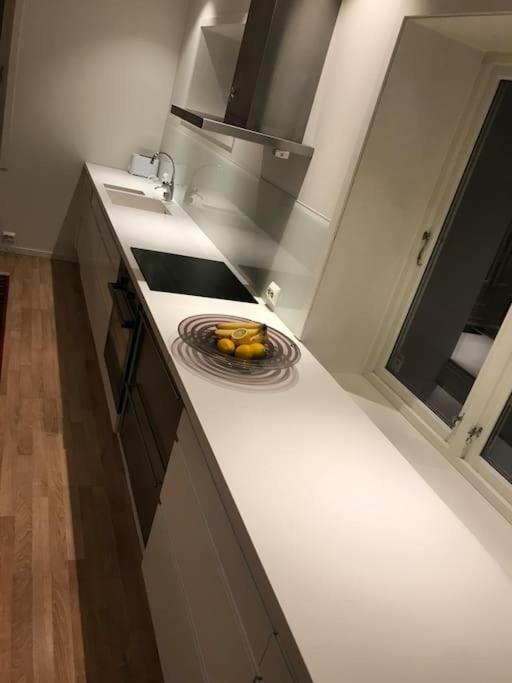Stort Hus I Porsgrunn Sentrum Med Gangavstand Til "Alt" & Gratis Parkering Til Flere Biler المظهر الخارجي الصورة
